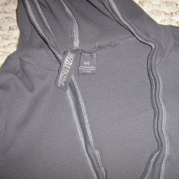 2 quarter sleeve shirts - Picture 3 of 4